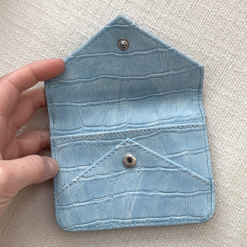 Croc card holder - Picture 3 of 3